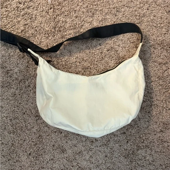 BAGGU Cream Crossbody Bag - Picture 1 of 4